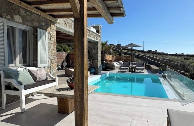 Deluxe Apartment with Kitchen and Shared Outdoor Pool