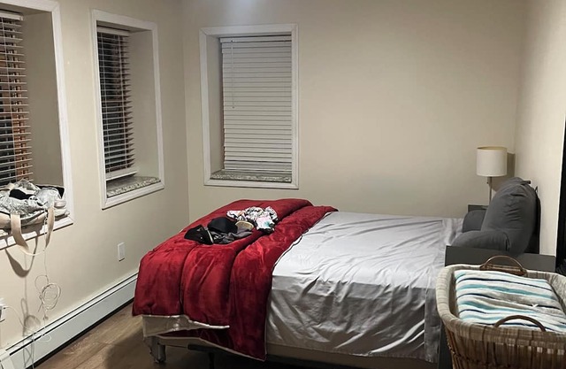 Fabulous 3-bedroom apartment with AC in Nyack , 1 block walk to Main St.