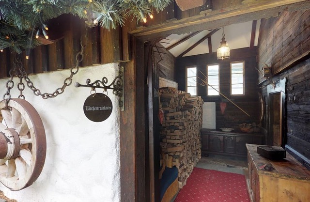 Troadkasten Falkert - Larch-Troadkastn