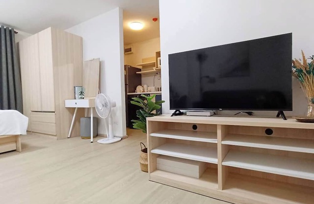 Elio Del Ray BTS Punnawithi Bill included​