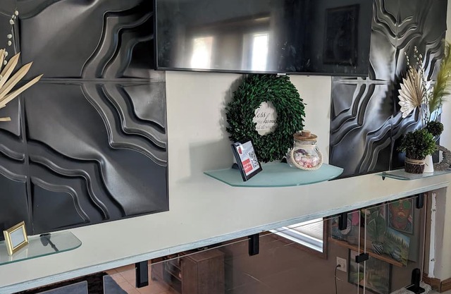 Charming 3-bedroom house with fitness equipment in lovely Oak Forest