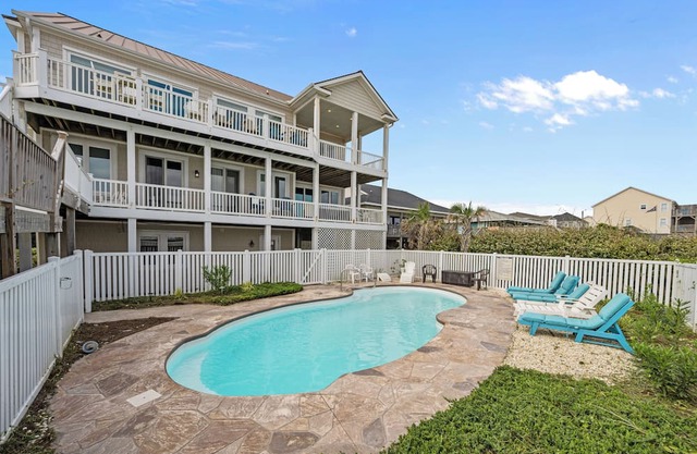 North Shore Paradise #199 - 7 BR, 7.5 BA Oceanfront Home w/Pool & Hot Tub