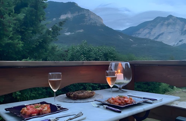 Guest Rooms 'Chambres D'hote Mélodie' with Mountain View, Shared Terrace and Wi-Fi