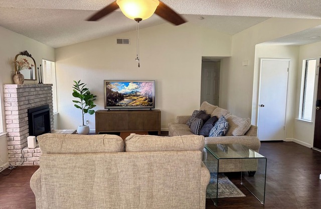 Bright & Airy Family Retreat 3 bedroom 2 bathroom