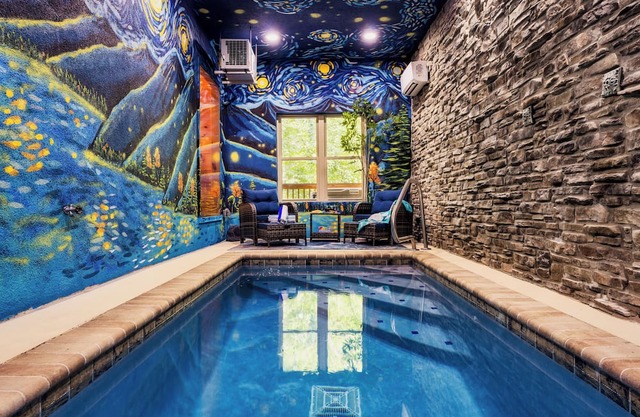 CHALET~ indoor private POOL~Arcades~PIZZA oven~ESPRESSO~2 Kings~nSauna~Pkwy2mins