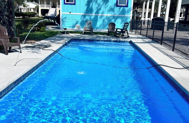 Spacious 5-bedroom house in peaceful Long Beach with AC