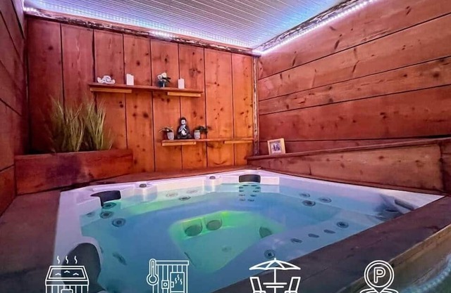 Escape: Jacuzzi & Sauna