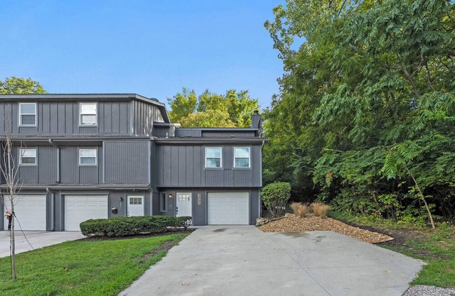 3bdr/2ba, King Beds, Game Room, Laundry, Central Location