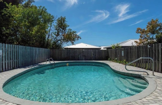 3-bedroom Poolside Getaway
