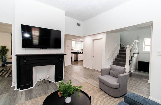 Prime 5-Bed: Hot Tub, PITT, CMU, Schenley Park