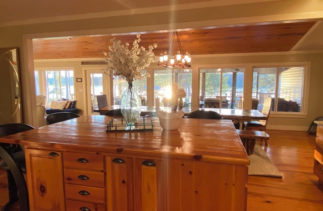 Serenity Shores – 6BR Lakefront Haven