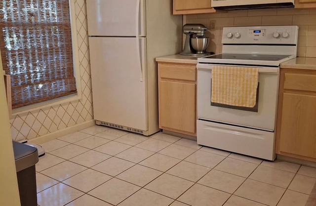 Convenient townhome with in State College