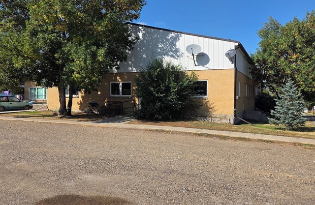 3-bedroom with AC.
