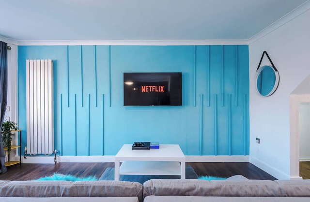 *Space Near The City* Driveway Parking, Pool Table, PS4, Sleep up to 8