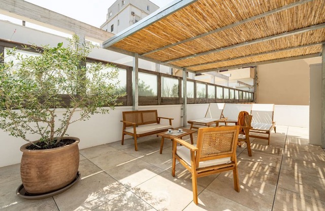 Stylish Terrace Apartment
