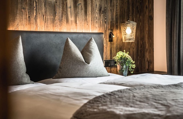 Chalet 'L Piz Dolomites' with Mountain View, Private Terrace and Wi-Fi