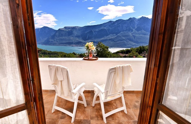 Villino Giuliana by Theater Home - recently renovated and with marvellous lake view