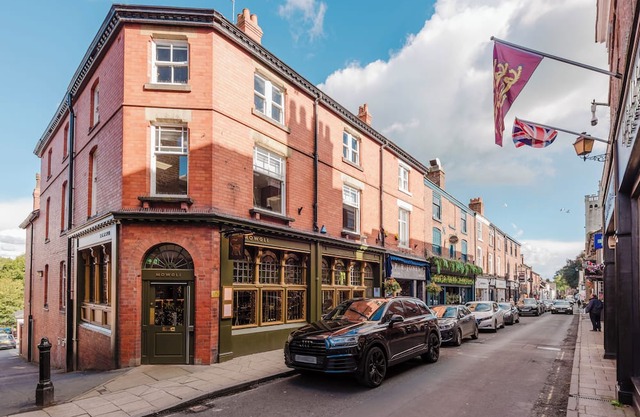 Central Knutsford Loft Apartment