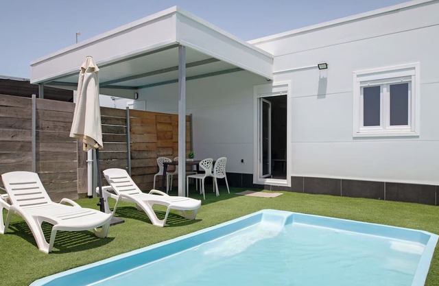 Holiday Home 'Casita Perla' with Private Pool, Wi-Fi and Air Conditioning