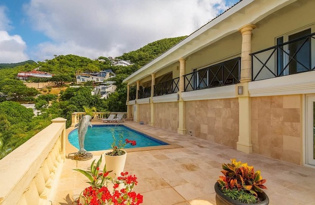 Luxury 3-bedroom Villa - Gated Community