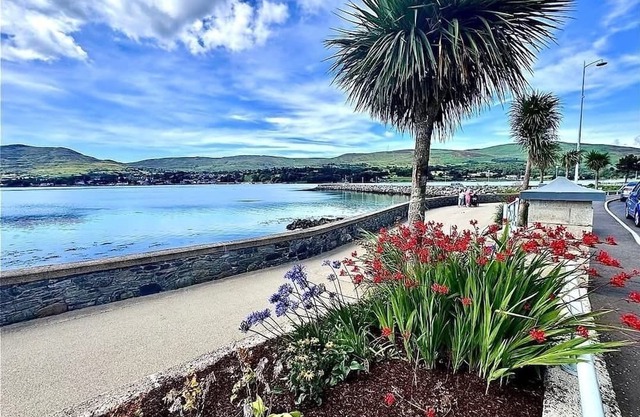 Warrenpoint Centre, Town House Co. DownnPerfect to explore Carlingford Lough