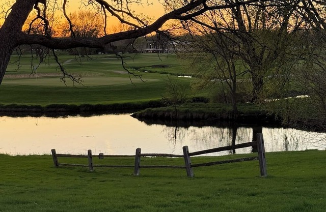 Par-fect Escape on Lake Windsor Golf Course
