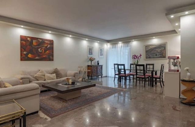 Spacious & central 2BR apt in Agia Paraskevi