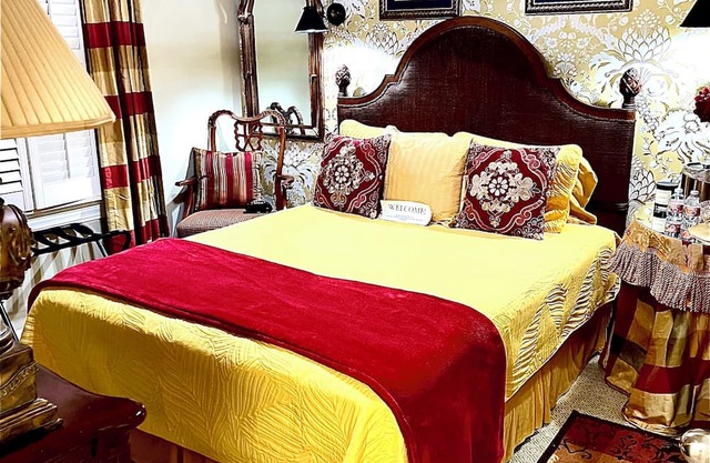 Beautiful totally remodeled 2 BR property near everything!