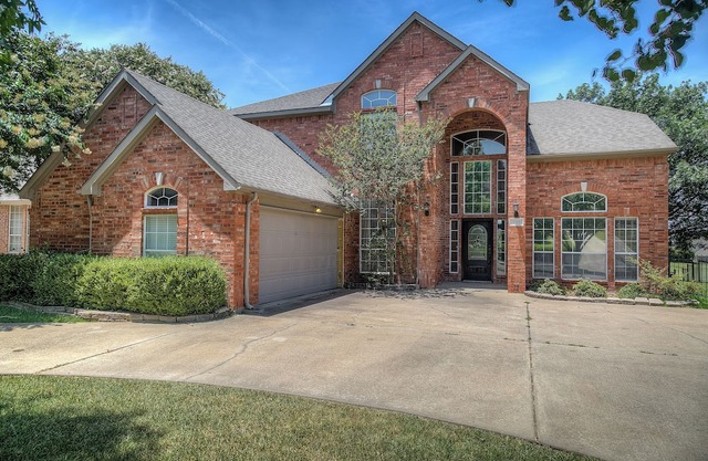 4-5 bedroom house in Rockwall on the Golf Course. Rockwall ISD.