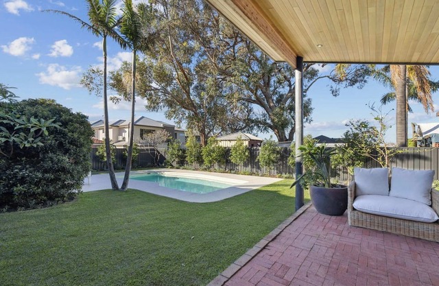Stunning Large Home in Scarborough with a Pool