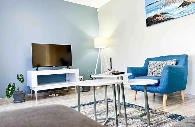 Chic Modern House on Neasden - 2085