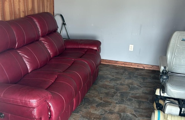 Cozy studio in enjoyable Graceville with WiFi, AC