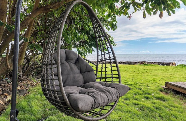 Oceanfront Stay w/AC, BBQ, Washer/Dryer & Kitchen