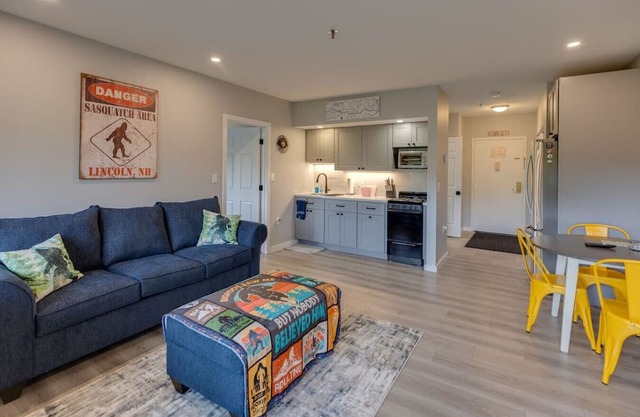 Riverside Condo with Amenities