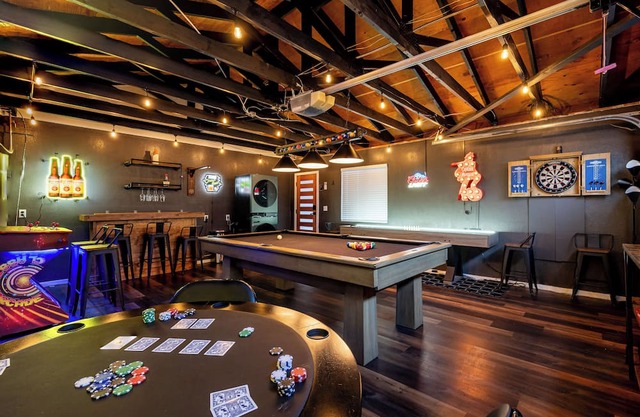 The Alpine Oasis: Sauna, Jacuzzi, Game Room!