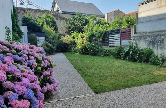 CHARACTER HOUSE DOWNTOWN