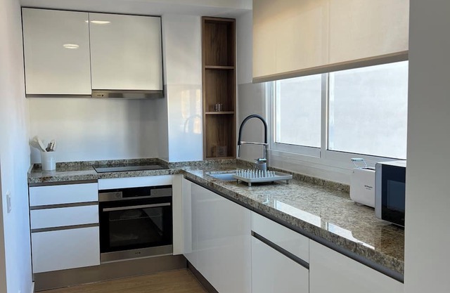 Amazing Beachfront Views Apartment – close to everything you need.