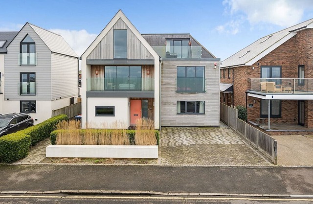 Whitstable | 4 bd | Pool | Games Room | Cinema