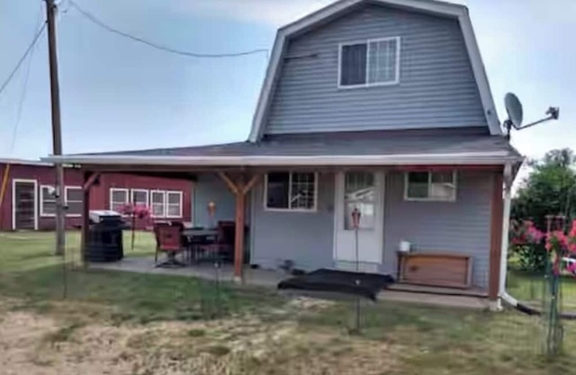 Vacation on a Farm! Guesthouse in Necedah