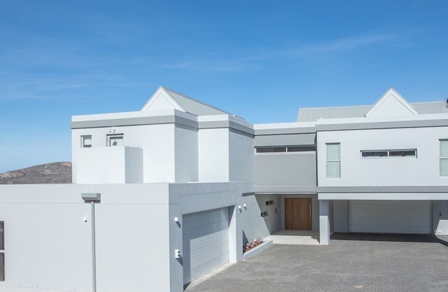 Spacious 5-bedroom villa in tranquil Langebaan with heated pool