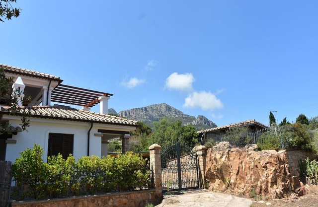 Villa Juniper, only 240mt from the sandy beach!