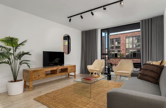 Modern Greenpoint Getaway