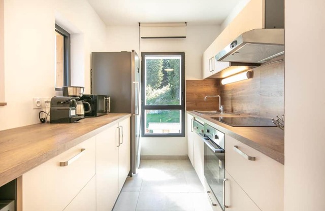 10m from ski slopes, parking, tv, ski locker, 102m², Les 7 Laux