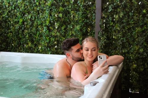 Luxury Spa Escape - Hot Tub Sauna Projector