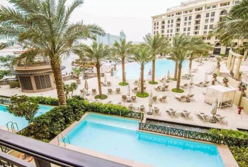 FIRST CLASS 3BR Elegant Palazzo Versace Suite