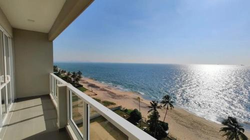 Oceanview Apartment in Wattala, Gorgeous sunset view of the West coast