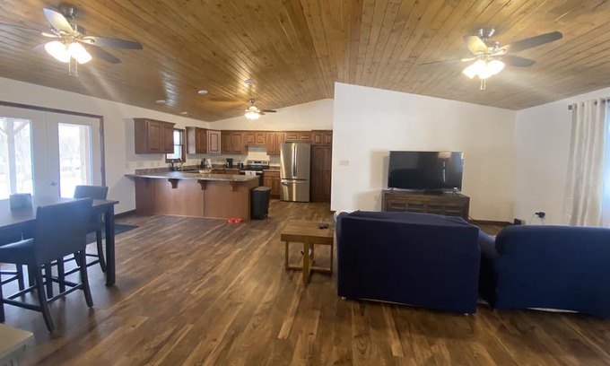 Washington County Cabin | Pet friendly, newly constructed cabin with modern amenities!