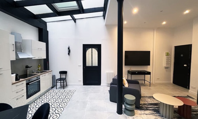 Porte-Saint-Martin Apartment | Urban Flat 08 - The Panoramic Flat in Paris