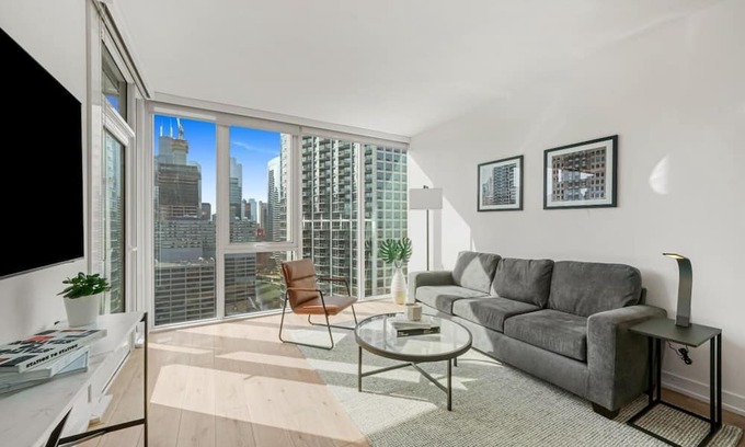 Killgubbin House | Luxe Executive One Bedroom Suite in River North.