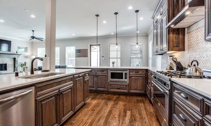 Vickery Place House | Luxury Estate At Lower Greenville